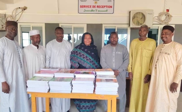 Tchad : à Abéché, un don de manuels scolaires remis à l’Académie de l’éducation nationale de l’Est