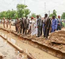 Tchad :  à N’Djamena, le chef de l’Etat constate l’ampleur des dégâts des fortes pluies