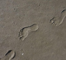 Tchad : il collecte le sable des pas de son oncle pour des pratiques mystiques et se retrouve en prison