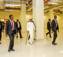 Tchad : le chef de l’Etat inspecte le chantier du Centre commercial de la CNPS