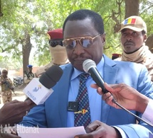 Tchad : l’AJECDES offre des fournitures aux élèves démunis à Am-Timan Tchad : l’AJECDES offre des fournitures aux élèves démunis à Am-Timan