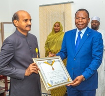 Tchad : L'ambassadeur indien Dr. Hifzur Rahman élevé au grade d'officier de l'ordre national