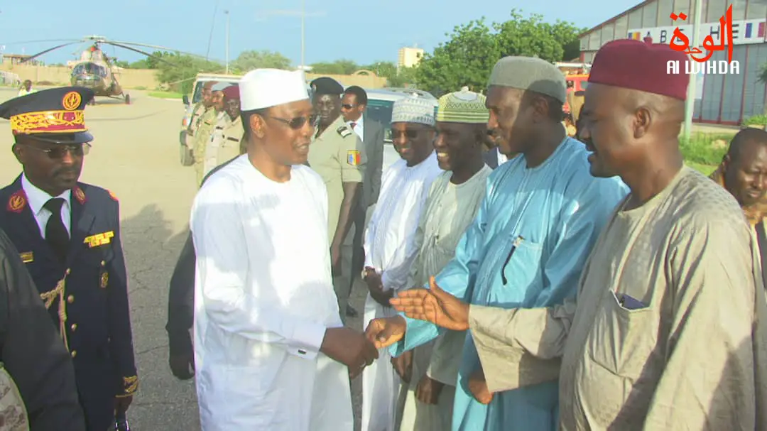 visite du président tchadienn Idriss Déby à Abéché